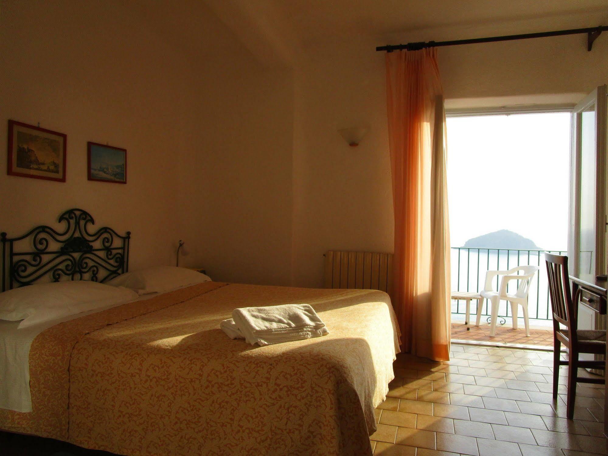 Hotel Villa Al Mare Барано-д'Иския Экстерьер фото